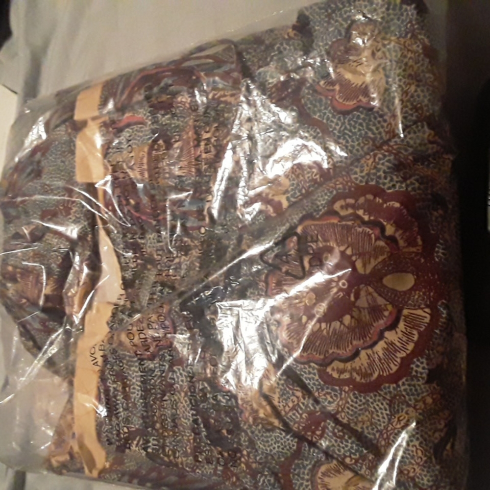 Mireya cotton size 6 multicolored blouse.